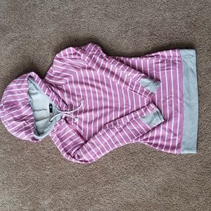 Ampersand Avenue double hood size small